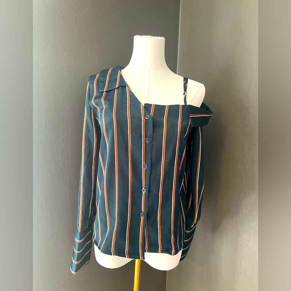 J.O.A. Women’s One Shoulder Striped Button-Up Blouse Size XS – Trendy & Chic